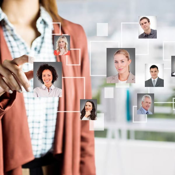 As melhores práticas de gestão de recursos humanos em empresas grandes e pequenas.