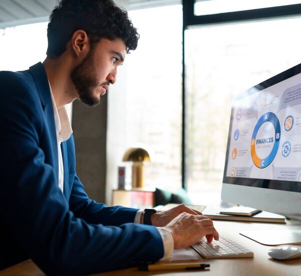 Estratégias para se Destacar como Gestor de Tráfego em 2024