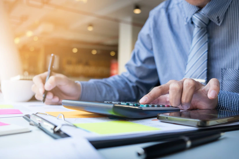 Organizar o orçamento da sua empresa vai muito além de fazer contas e montar planilhas. Veja nossas dicas para organizar o seu orçamento.