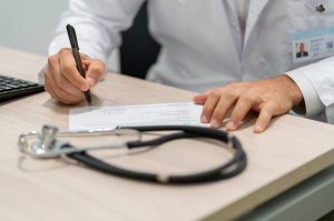 Evolução tecnológica na prescrição médica: Impactos na precisão e eficiência do tratamento