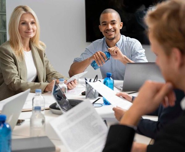 Como as empresas podem fazer impacto positivo na sociedade atualmente?