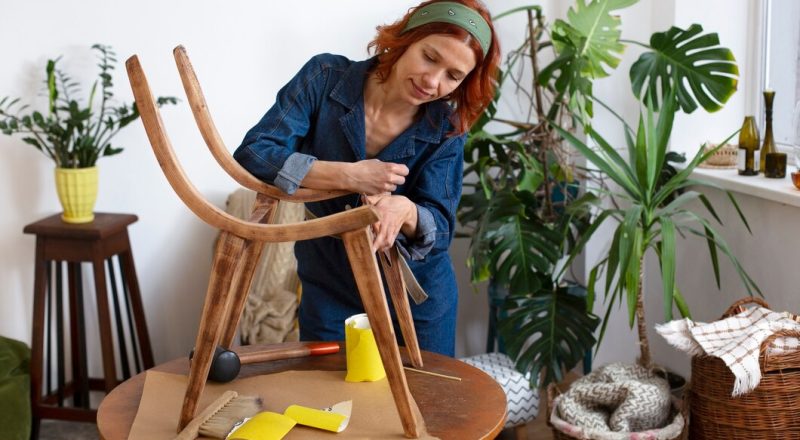 Reaproveitamento e DIY: Como Renovar Móveis Antigos